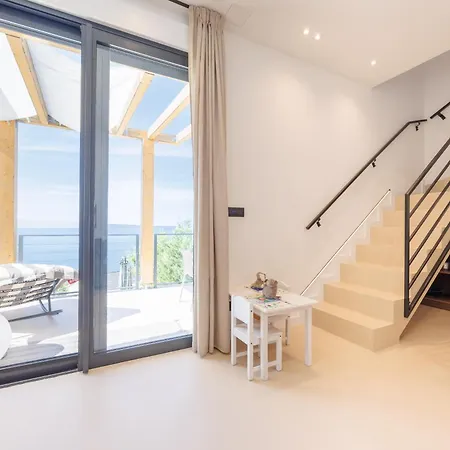 Exclusive Duplex With Pool And Full Sea View Podstrana