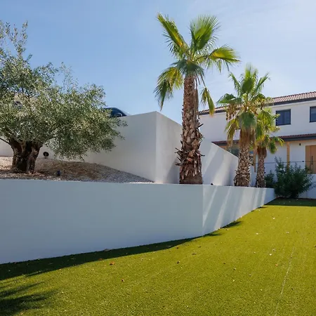 Exclusive Duplex With Pool And Full Sea View Апартаменти *