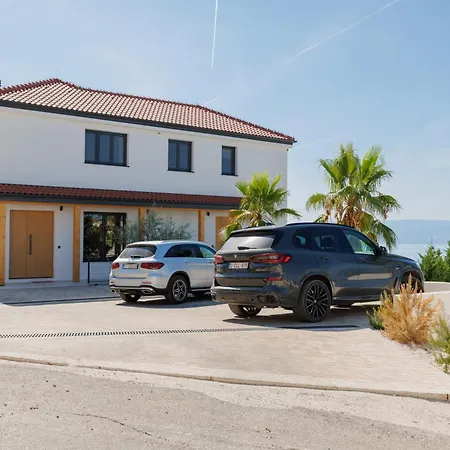 Exclusive Duplex With Pool And Full Sea View Подстрана